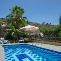 Swimmingpool mit Blick in die Sierra von Tijarafe