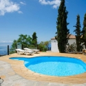 Piscina en el sol