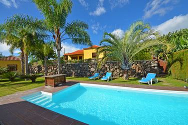 Villa in La Punta mit Pool